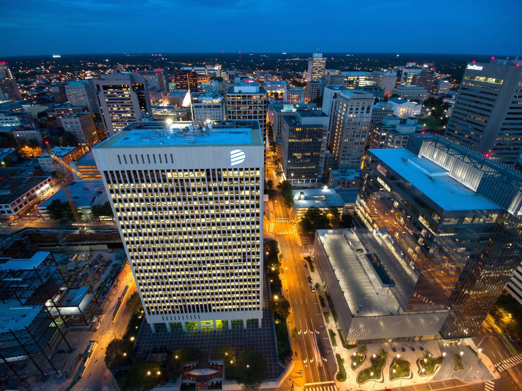 One James River Plaza -- 310 feet